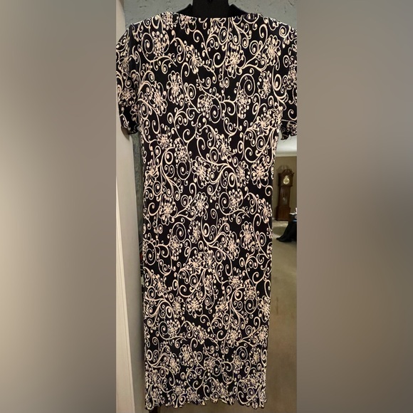 Beautiful Black/Neutral Dress - Like New - Size 14W - Picture 5 of 9